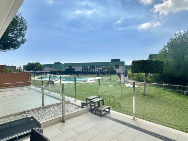 Piso en venta en Orihuela, Villamartín Las Filipinas. Nos complace presentar este magniacutefico apartamento en planta baja, cuidadosamente mantenido, en el corazoacuten de Villamartia. Pisos.