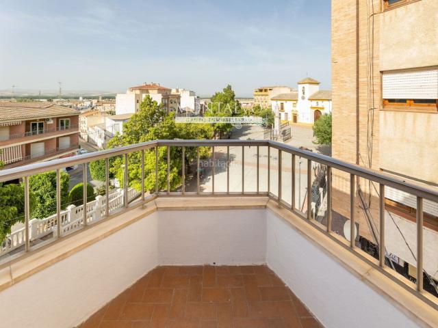 Piso en venta en Atarfe. Amplitud y luz el hogar que estabas buscando en Atarfe. Pisos.