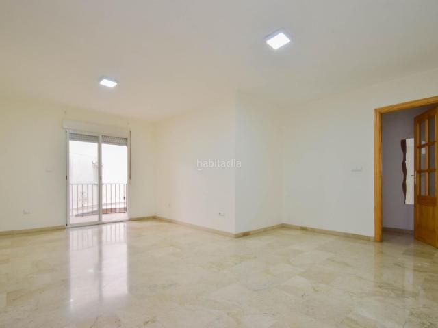 Piso en venta en Atarfe. Luminoso y acogedor piso en el corazón de Atarfe. Pisos.