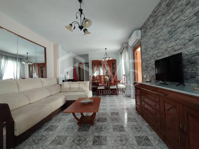 Piso en Venta en Avda Pescia Ctra de Frigiliana