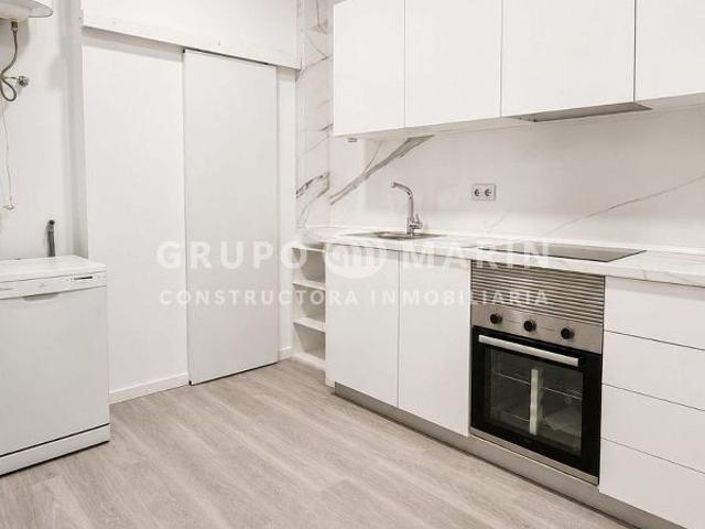 Piso en venta en avenida Carmen Amaya, Hospitalet de Llobregat, L´, de 48 m² 2 habitaciones por 140.000