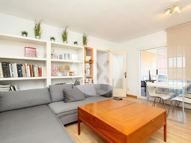Piso en venta en avenida, Castelldefels, de 70 m² 3 habitaciones por 449.000