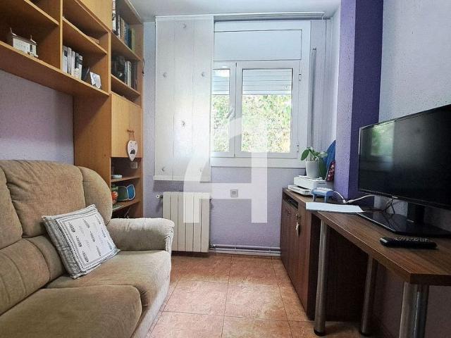 Piso en venta en avenida àngel Sallent, Terrassa, de 80 m² 4 habitaciones por 228.000