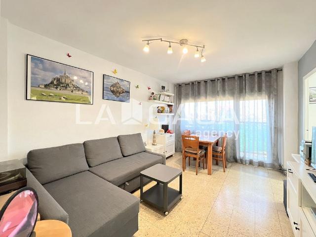 Piso en venta en avenida D'alfons XIII, Badalona, de 75 m² 3 habitaciones por 276.000