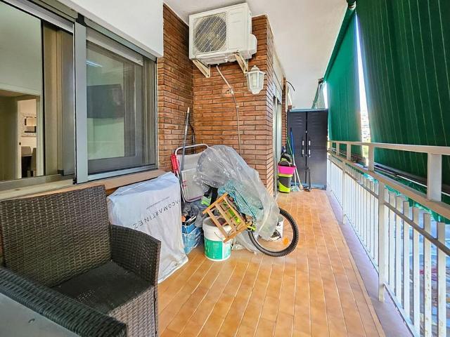 Piso en venta en avenida D'alfons XIII, Badalona, de 85 m² 3 habitaciones por 255.000
