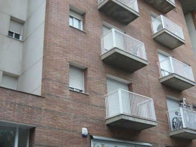 Piso en venta en avenida D'amèrica, Mataró, de 90 m² 3 habitaciones por 169.000