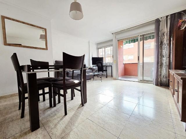 Piso en venta en avenida D'antoni Gaudí, Mollet del Vallès, de 69 m² 3 habitaciones por 285.000