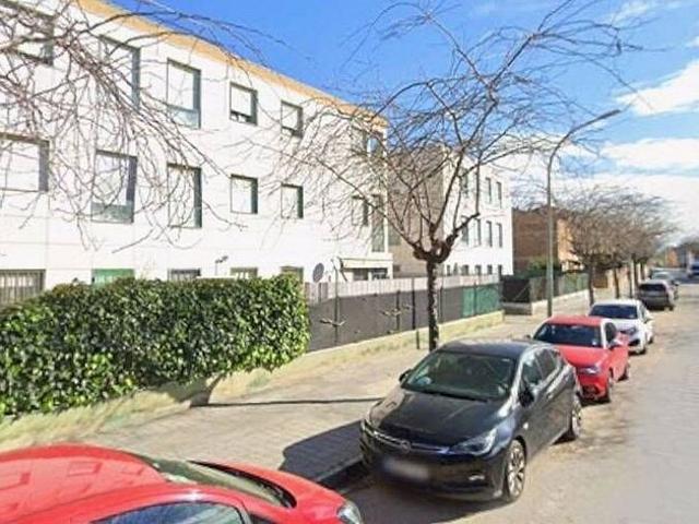 Piso en venta en avenida De Catalunya, Granada, La, de 73 m² 3 habitaciones por 99.000