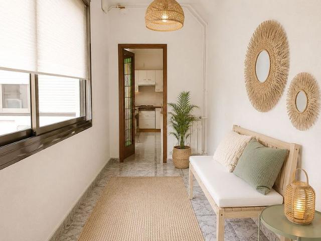 Piso en venta en avenida De Catalunya, Sant Adrià de Besos, de 71 m² 2 habitaciones por 220.000