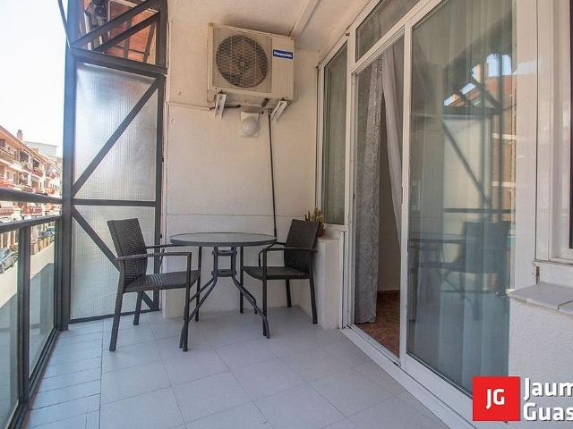 Piso en venta en avenida De Catalunya, Torredembarra, de 53 m² 2 habitaciones por 150.000