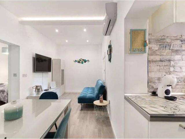 Piso en venta en avenida De Can Baró, Barcelona, de 80 m² 2 habitaciones por 350.000