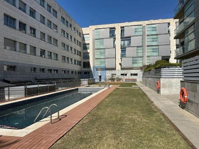 Piso en venta en avenida De Can Bellet, Sant Cugat del Vallès, de 75 m² 2 habitaciones por 469.775