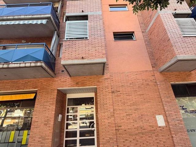 Piso en venta en avenida De Canovelles, Canovelles, de 93 m² 4 habitaciones por 209.000