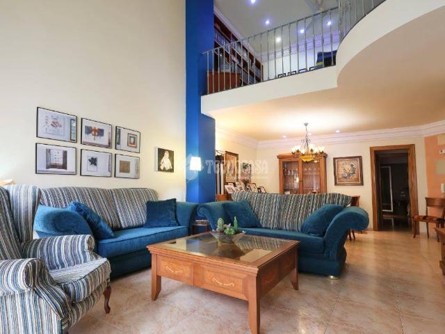 Piso en Venta en Avenida de Abril 9 de Octubre