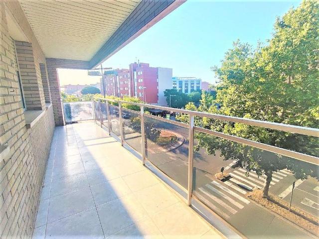 Piso en venta en avenida De Balàfia, Lleida, de 90 m² 3 habitaciones por 176.000