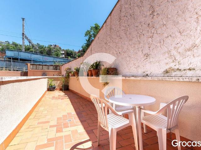 Piso en venta en avenida De Barcelona, Molins de Rei, de 73 m² 2 habitaciones por 305.000