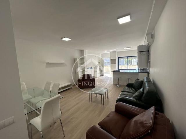 Piso en venta en avenida De Barcelona, Mont Roig del Camp, de 85 m² 1 habitación por 130.000