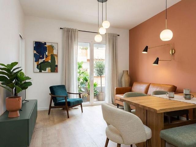 Piso en venta en avenida De Gaudí, Barcelona, de 49 m² 2 habitaciones por 330.000