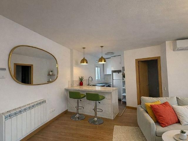 Piso en venta en avenida De Gaudí, Barcelona, de 50 m² 2 habitaciones por 375.000