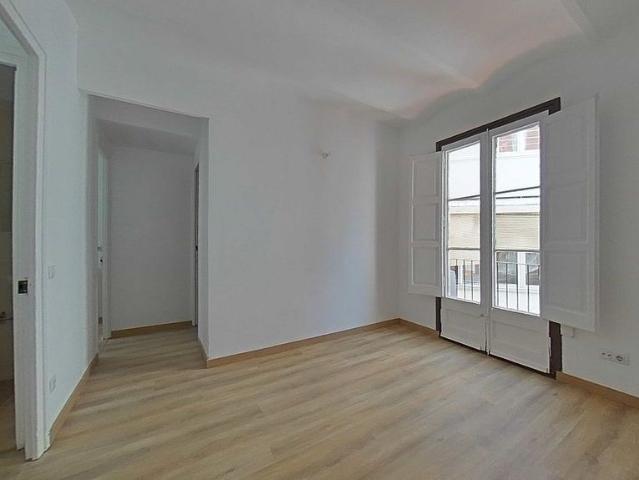 Piso en venta en avenida De Gaudí, Barcelona, de 78 m² 4 habitaciones por 441.000