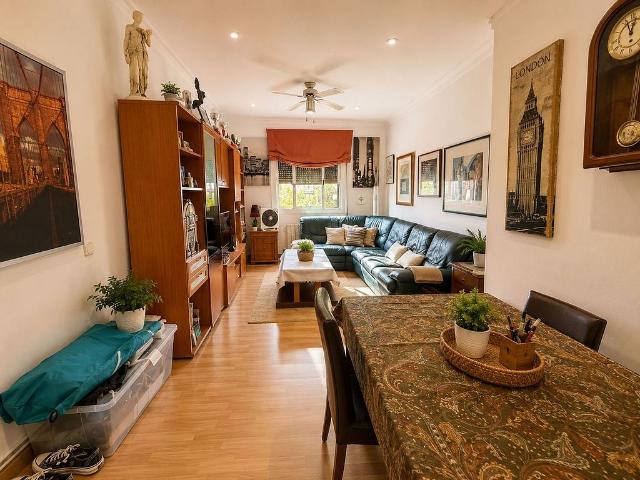 Piso en venta en avenida De Josep Tarradellas, Barcelona, de 90 m² 3 habitaciones por 535.000