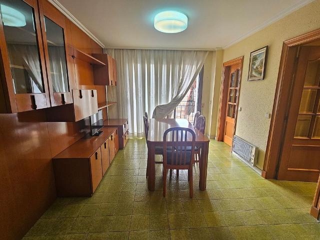 Piso en venta en avenida De Josep Tarradellas, Sabadell, de 80 m² 4 habitaciones por 280.000