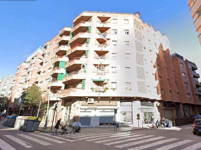 Piso en venta en avenida De Josep Tarradellas, Terrassa, de 66 m² 4 habitaciones por 113.100