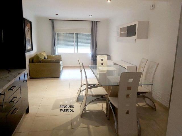 Piso en venta en avenida De L'onze de Setembre, Reus, de 77 m² 3 habitaciones por 159.000