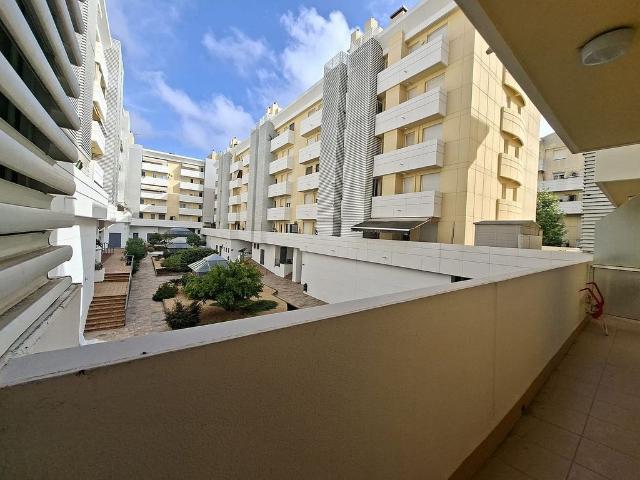 Piso en venta en avenida De la Comunitat Europea, Badalona, de 111 m² 4 habitaciones por 439.000