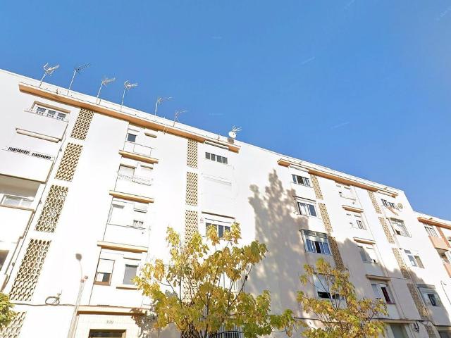Piso en venta en avenida De la Concòrdia, Sabadell, de 69 m² 2 habitaciones por 125.000