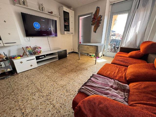 Piso en venta en avenida De la Generalitat, Barbera del Vallès, de 55 m² 3 habitaciones por 185.000
