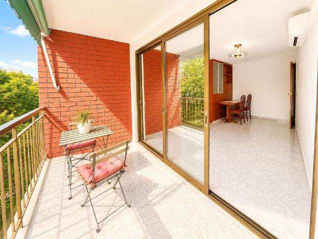 Piso en venta en avenida De la Generalitat, Santa Coloma de Gramanet, de 79 m² 4 habitaciones por 279.000