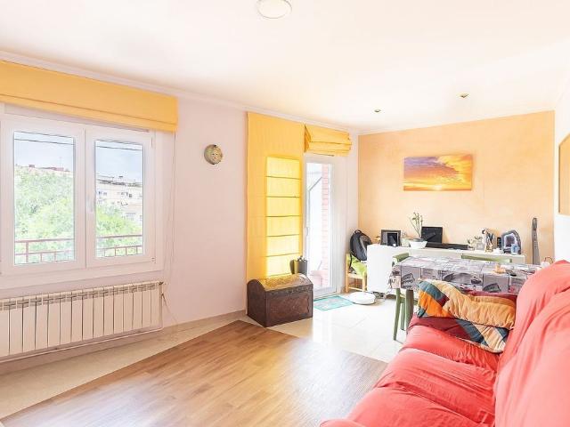 Piso en venta en avenida De la Generalitat, Santa Coloma de Gramanet, de 90 m² 3 habitaciones por 257.000