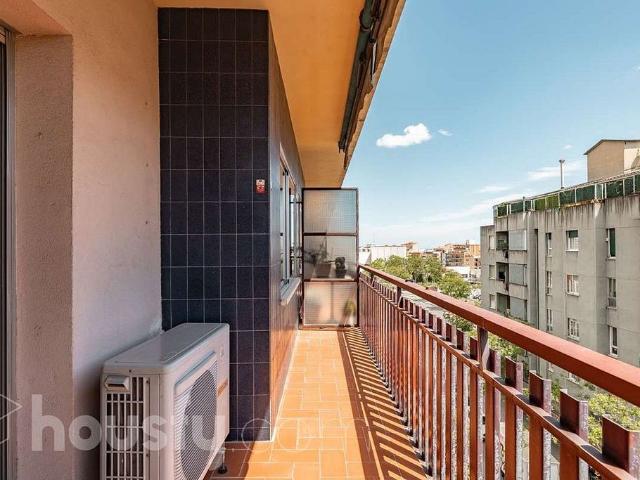 Piso en venta en avenida De la Mare de Déu de Montserrat, Barcelona, de 101 m² 4 habitaciones por 495.000