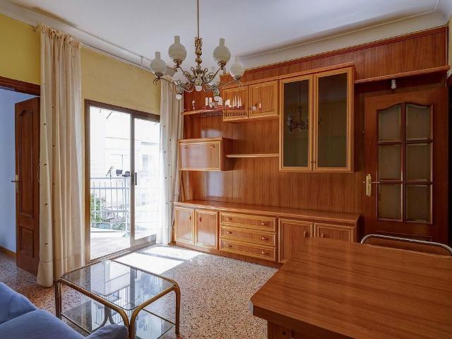Piso en venta en avenida De la Mare de Déu de Montserrat, Barcelona, de 46 m² 3 habitaciones por 239.000