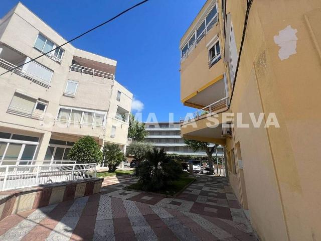 Piso en venta en avenida De la Unió, Calonge, de 60 m² 3 habitaciones por 209.000