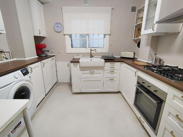 Piso en venta en avenida De la Verge de Montserrat, Prat de Llobregat, El, de 70 m² 3 habitaciones por 350.000
