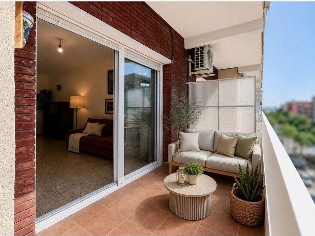 Piso en venta en avenida De la Verge de Montserrat, Prat de Llobregat, El, de 88 m² 4 habitaciones por 364.000