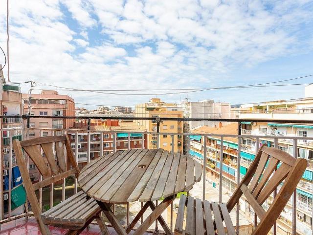 Piso en venta en avenida De Les Corts Catalanes, Sant Adrià de Besos, de 77 m² 2 habitaciones por 229.000