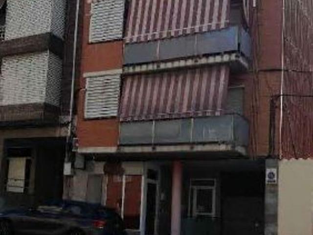 Piso en venta en avenida De L'estatut, Rubí, de 56 m² 1 habitación por 143.000