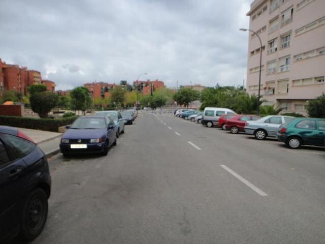 Piso en venta en avenida De Lleó, Reus, de 78 m² por 122.500