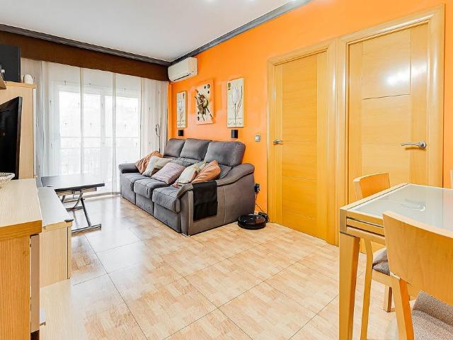 Piso en venta en avenida De Lloreda, Badalona, de 66 m² 3 habitaciones por 184.000