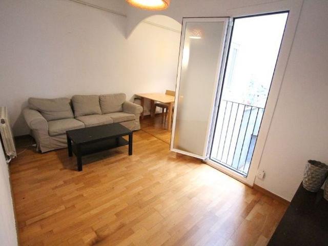 Piso en venta en avenida De Madrid, Barcelona, de 45 m² 1 habitación por 260.000