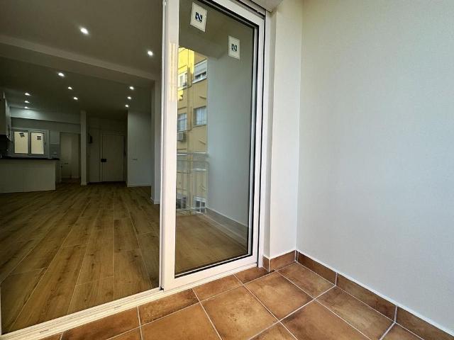 Piso en venta en avenida De Madrid, Barcelona, de 54 m² 2 habitaciones por 395.000