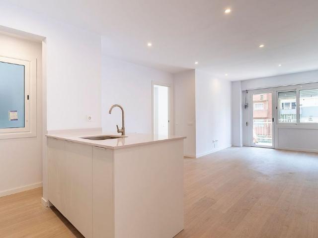 Piso en venta en avenida De Madrid, Barcelona, de 89 m² 3 habitaciones por 595.000