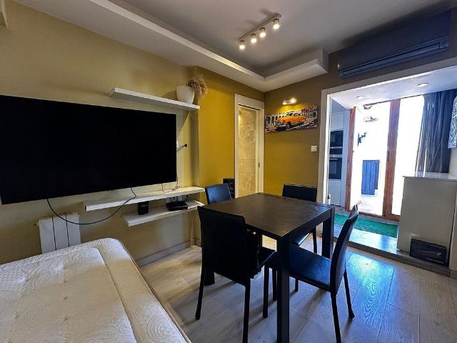 Piso en venta en avenida De Madrid, Barcelona, de 30 m² 1 habitación por 229.000