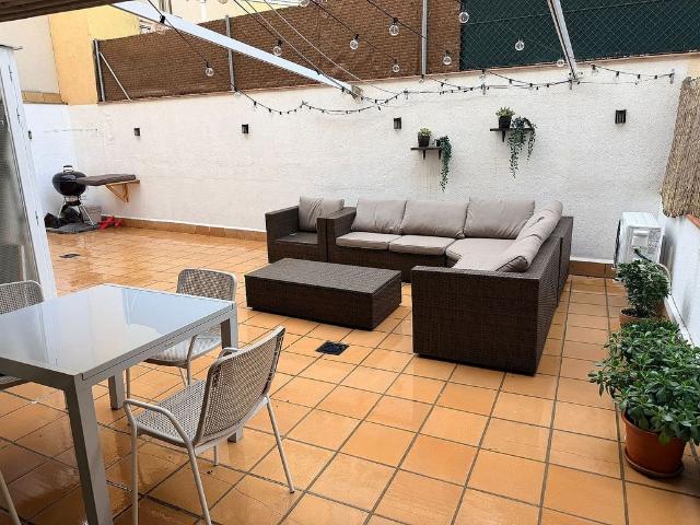 Piso en venta en avenida De Madrid, Terrassa, de 65 m² 3 habitaciones por 229.000