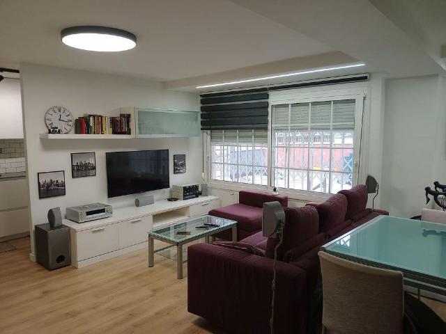 Piso en venta en avenida De Martí Pujol, Badalona, de 71 m² 3 habitaciones por 310.000