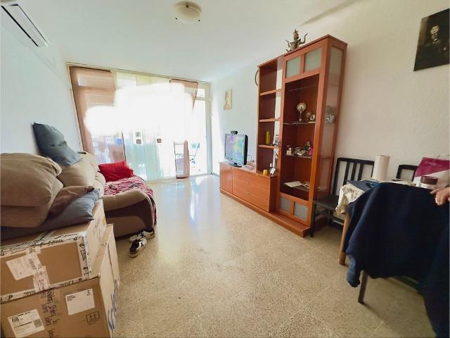 Piso en venta en avenida De Sant Esteve, Castellar del Vallès, de 84 m² 4 habitaciones por 228.000