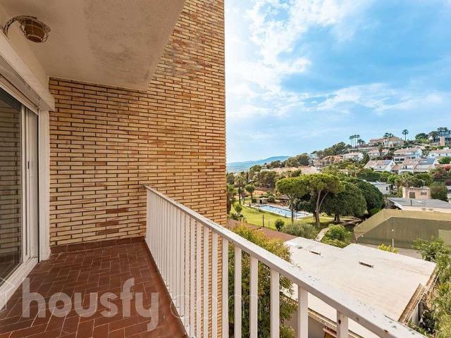 Piso en venta en avenida De Santiago Rusiñol, Sant Pere de Ribes, de 61 m² 2 habitaciones por 250.000
